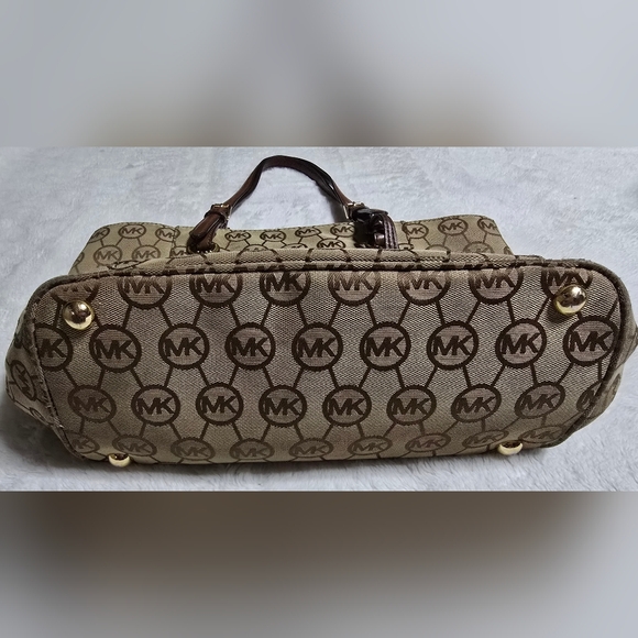 Michael Kors Purse Tan Brown Shoulder Bag Handbag MK Tote - Picture 4 of 15